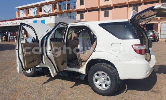 Buy Used Toyota Fortuner White Car in Tema in Greater Accra Buy Used Toyota Fortuner White Car in Tema in Greater Accra