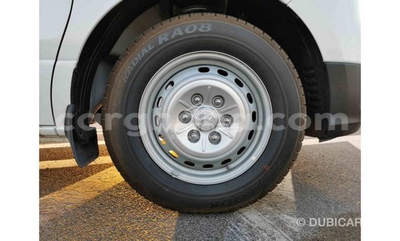 Sayi Imported Hyundai Accent White Mota in Import - Dubai a Ashanti Sayi Imported Hyundai Accent White Mota in Import - Dubai a Ashanti