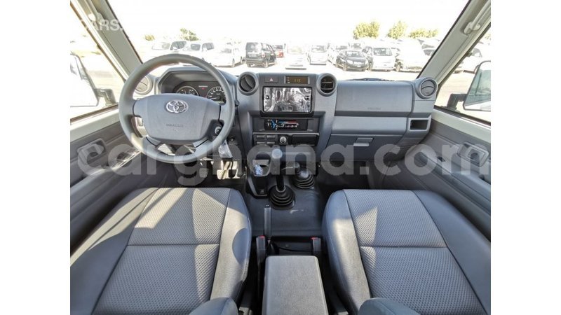 Big with watermark toyota land cruiser ashanti import dubai 13174