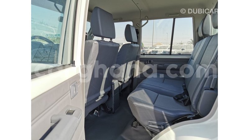 Big with watermark toyota land cruiser ashanti import dubai 13174