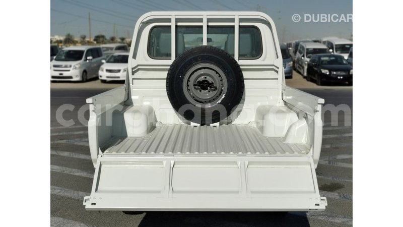 Big with watermark toyota land cruiser ashanti import dubai 13174