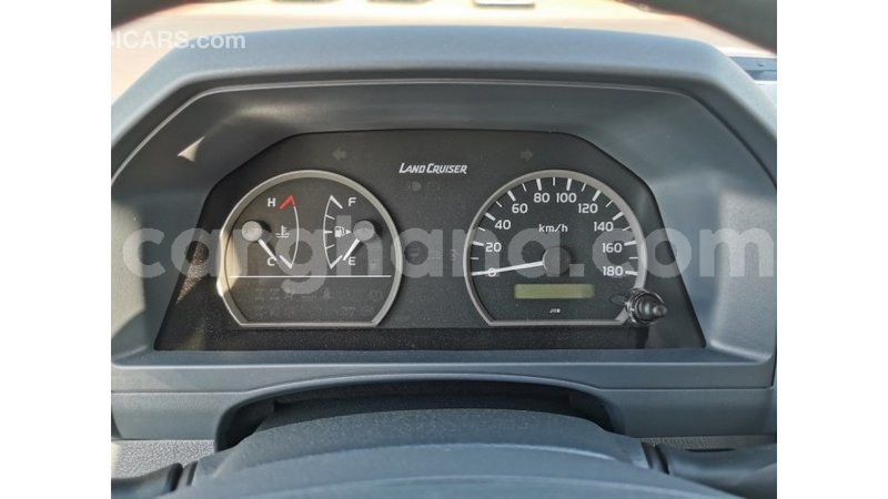 Big with watermark toyota land cruiser ashanti import dubai 13174