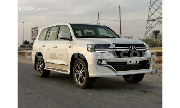 Buy Import Toyota Land Cruiser White Car in Import - Dubai in Ashanti Buy Import Toyota Land Cruiser White Car in Import - Dubai in Ashanti