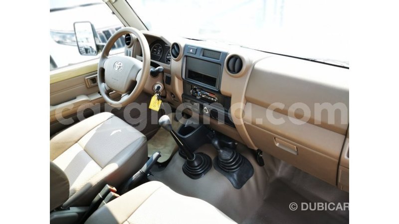 Big with watermark toyota land cruiser ashanti import dubai 13188