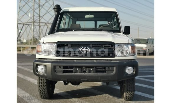 Ra Imported Toyota Land Cruiser funfun Ọkọ̀ in Import - Dubai ni Ashanti