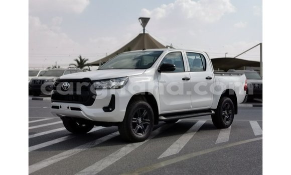 Sayi Imported Toyota Hilux White Mota in Import - Dubai a Ashanti Sayi Imported Toyota Hilux White Mota in Import - Dubai a Ashanti