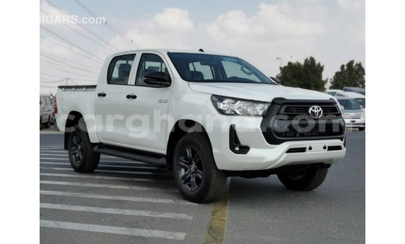 Sayi Imported Toyota Hilux White Mota in Import - Dubai a Ashanti Sayi Imported Toyota Hilux White Mota in Import - Dubai a Ashanti