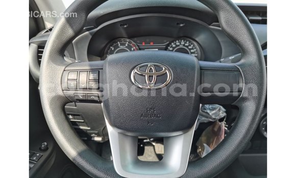 Sayi Imported Toyota Hilux White Mota in Import - Dubai a Ashanti Sayi Imported Toyota Hilux White Mota in Import - Dubai a Ashanti