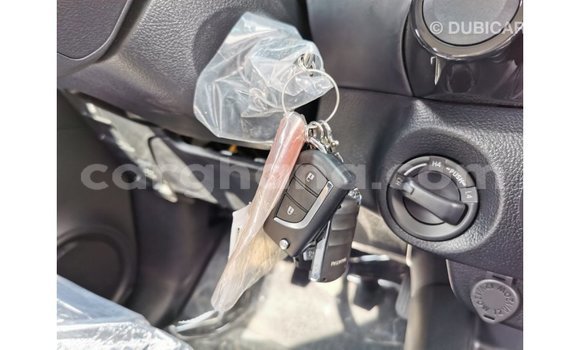 Sayi Imported Toyota Hilux White Mota in Import - Dubai a Ashanti Sayi Imported Toyota Hilux White Mota in Import - Dubai a Ashanti