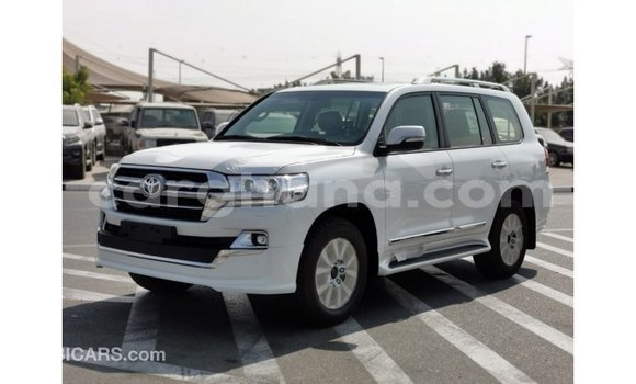 Ra Imported Toyota Land Cruiser funfun Ọkọ̀ in Import - Dubai ni Ashanti Ra Imported Toyota Land Cruiser funfun Ọkọ̀ in Import - Dubai ni Ashanti