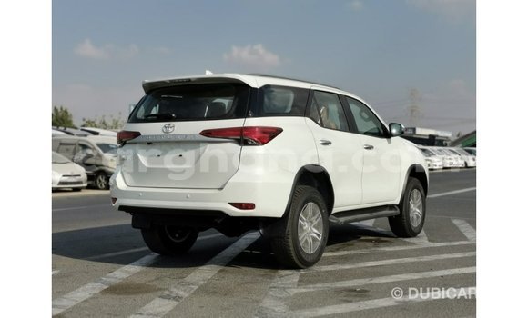 Ra Imported Toyota Fortuner funfun Ọkọ̀ in Import - Dubai ni Ashanti Ra Imported Toyota Fortuner funfun Ọkọ̀ in Import - Dubai ni Ashanti