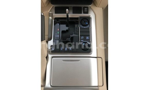 Buy Import Toyota Land Cruiser White Car in Import - Dubai in Ashanti Buy Import Toyota Land Cruiser White Car in Import - Dubai in Ashanti