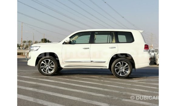 Buy Import Toyota Land Cruiser White Car in Import - Dubai in Ashanti Buy Import Toyota Land Cruiser White Car in Import - Dubai in Ashanti