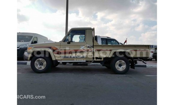 Buy Import Toyota Land Cruiser Beige Car in Import - Dubai in Ashanti Buy Import Toyota Land Cruiser Beige Car in Import - Dubai in Ashanti