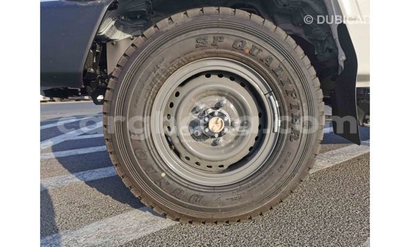 Buy Import Toyota Land Cruiser White Car in Import - Dubai in Ashanti Buy Import Toyota Land Cruiser White Car in Import - Dubai in Ashanti