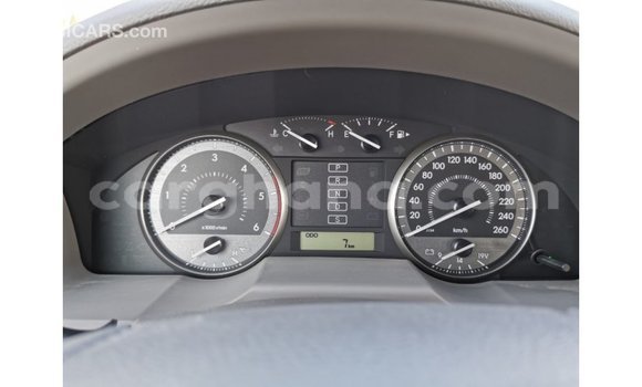 Sayi Imported Toyota Land Cruiser White Mota in Import - Dubai a Ashanti Sayi Imported Toyota Land Cruiser White Mota in Import - Dubai a Ashanti