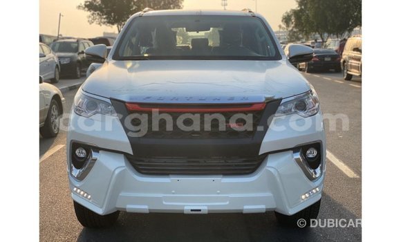 Sayi Imported Toyota Fortuner White Mota in Import - Dubai a Ashanti Sayi Imported Toyota Fortuner White Mota in Import - Dubai a Ashanti