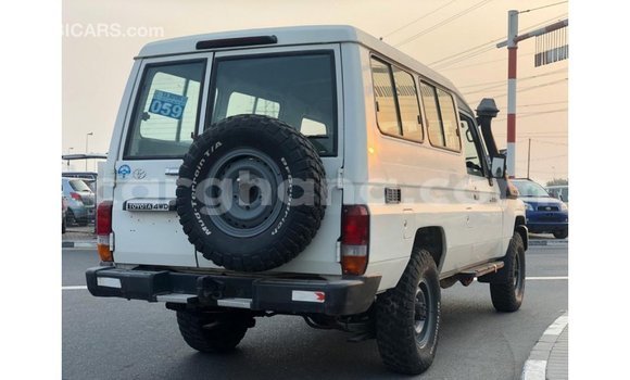 Buy Import Toyota Land Cruiser White Car in Import - Dubai in Ashanti Buy Import Toyota Land Cruiser White Car in Import - Dubai in Ashanti