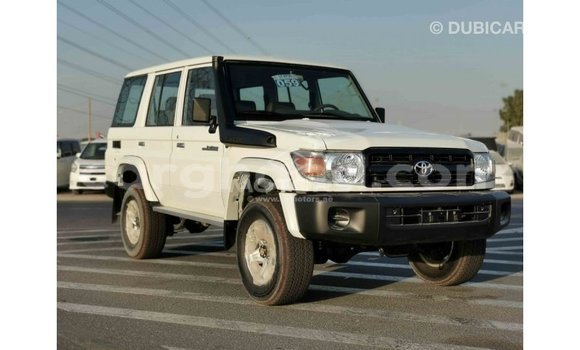 Buy Import Toyota Land Cruiser White Car in Import - Dubai in Ashanti Buy Import Toyota Land Cruiser White Car in Import - Dubai in Ashanti