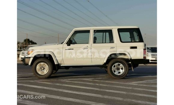 Buy Import Toyota Land Cruiser White Car in Import - Dubai in Ashanti Buy Import Toyota Land Cruiser White Car in Import - Dubai in Ashanti