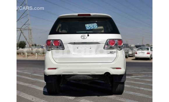 Ra Imported Toyota Fortuner funfun Ọkọ̀ in Import - Dubai ni Ashanti Ra Imported Toyota Fortuner funfun Ọkọ̀ in Import - Dubai ni Ashanti