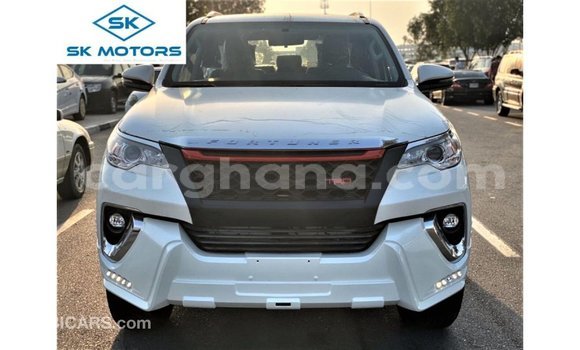 Sayi Imported Toyota Fortuner White Mota in Import - Dubai a Ashanti Sayi Imported Toyota Fortuner White Mota in Import - Dubai a Ashanti