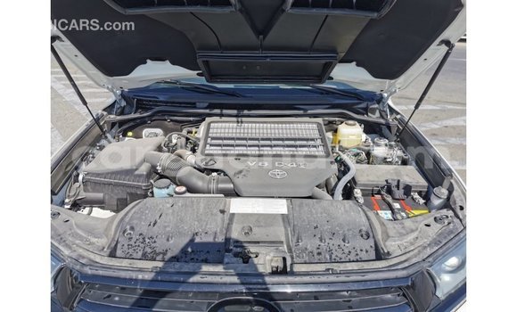 Buy Import Toyota Land Cruiser White Car in Import - Dubai in Ashanti Buy Import Toyota Land Cruiser White Car in Import - Dubai in Ashanti