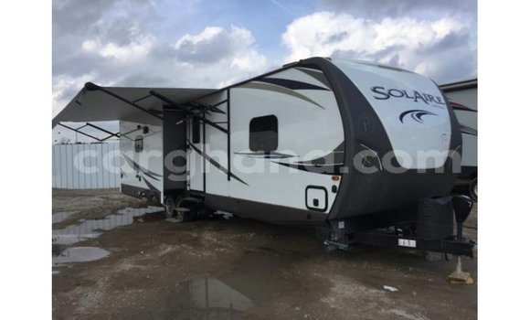 Buy Import GMC Safari White Car in Import - Dubai in Ashanti