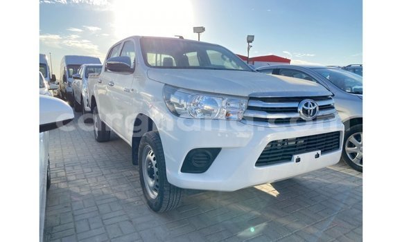 Sayi Imported Toyota Hilux White Mota in Import - Dubai a Ashanti Sayi Imported Toyota Hilux White Mota in Import - Dubai a Ashanti