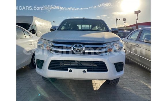 Sayi Imported Toyota Hilux White Mota in Import - Dubai a Ashanti Sayi Imported Toyota Hilux White Mota in Import - Dubai a Ashanti