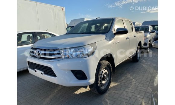 Sayi Imported Toyota Hilux White Mota in Import - Dubai a Ashanti Sayi Imported Toyota Hilux White Mota in Import - Dubai a Ashanti