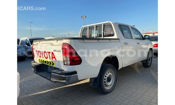 Sayi Imported Toyota Hilux White Mota in Import - Dubai a Ashanti Sayi Imported Toyota Hilux White Mota in Import - Dubai a Ashanti