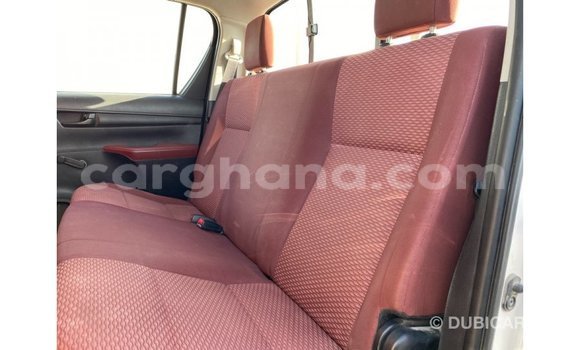 Sayi Imported Toyota Hilux White Mota in Import - Dubai a Ashanti Sayi Imported Toyota Hilux White Mota in Import - Dubai a Ashanti