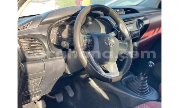Sayi Imported Toyota Hilux White Mota in Import - Dubai a Ashanti Sayi Imported Toyota Hilux White Mota in Import - Dubai a Ashanti
