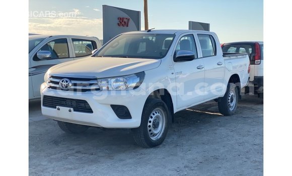 Ra Imported Toyota Hilux funfun Ọkọ̀ in Import - Dubai ni Ashanti Ra Imported Toyota Hilux funfun Ọkọ̀ in Import - Dubai ni Ashanti