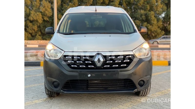 Big with watermark renault 18 ashanti import dubai 13359