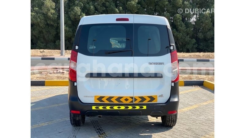 Big with watermark renault 18 ashanti import dubai 13360