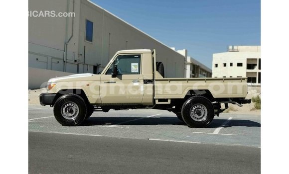 Buy Import Toyota Land Cruiser Beige Car in Import - Dubai in Ashanti Buy Import Toyota Land Cruiser Beige Car in Import - Dubai in Ashanti