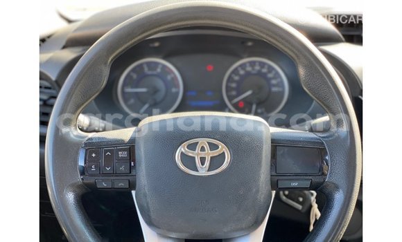 Buy Import Toyota Hilux White Car in Import - Dubai in Ashanti Buy Import Toyota Hilux White Car in Import - Dubai in Ashanti