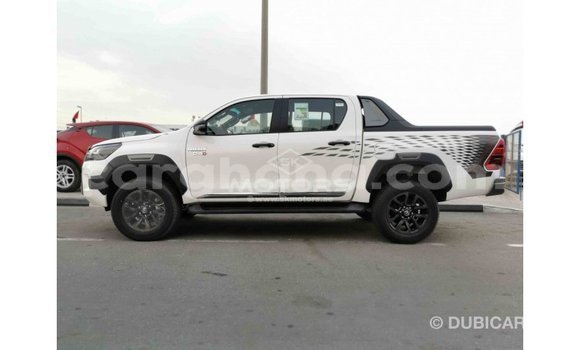 Sayi Imported Toyota Hilux White Mota in Import - Dubai a Ashanti Sayi Imported Toyota Hilux White Mota in Import - Dubai a Ashanti