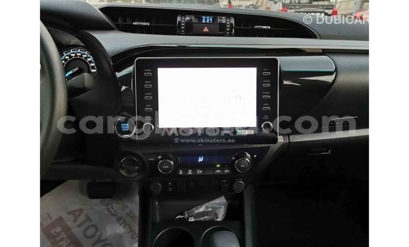 Sayi Imported Toyota Hilux White Mota in Import - Dubai a Ashanti Sayi Imported Toyota Hilux White Mota in Import - Dubai a Ashanti