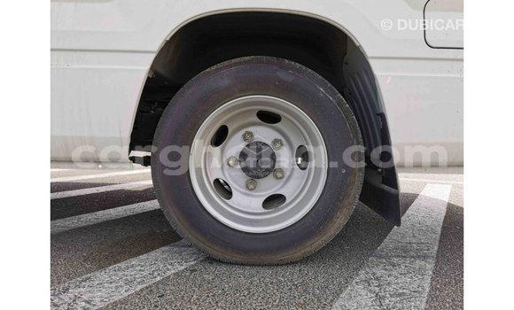 Ra Imported Toyota Coaster funfun Ọkọ̀ in Import - Dubai ni Ashanti Ra Imported Toyota Coaster funfun Ọkọ̀ in Import - Dubai ni Ashanti