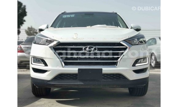 Buy Import Hyundai Tucson White Car in Import - Dubai in Ashanti Buy Import Hyundai Tucson White Car in Import - Dubai in Ashanti