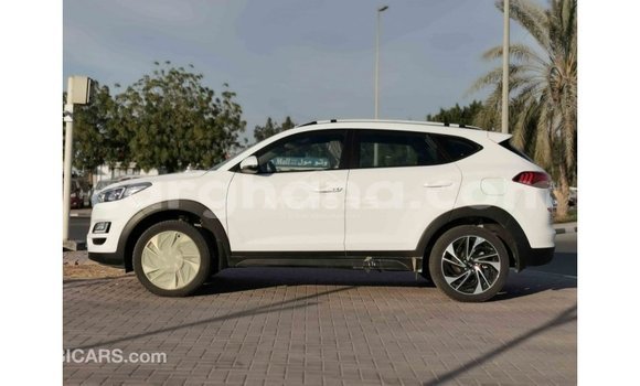 Buy Import Hyundai Tucson White Car in Import - Dubai in Ashanti Buy Import Hyundai Tucson White Car in Import - Dubai in Ashanti
