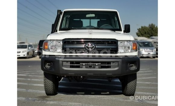 Buy Import Toyota Land Cruiser White Car in Import - Dubai in Ashanti Buy Import Toyota Land Cruiser White Car in Import - Dubai in Ashanti