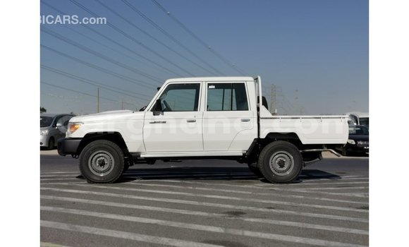 Buy Import Toyota Land Cruiser White Car in Import - Dubai in Ashanti Buy Import Toyota Land Cruiser White Car in Import - Dubai in Ashanti