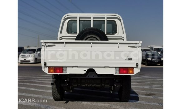 Buy Import Toyota Land Cruiser White Car in Import - Dubai in Ashanti Buy Import Toyota Land Cruiser White Car in Import - Dubai in Ashanti