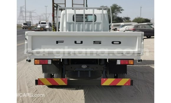 Sayi Imported Mitsubishi Fuso White Babbar mota in Import - Dubai a Ashanti Sayi Imported Mitsubishi Fuso White Babbar mota in Import - Dubai a Ashanti