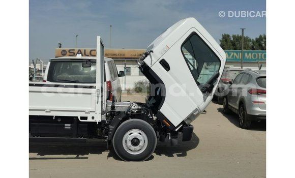 Sayi Imported Mitsubishi Fuso White Babbar mota in Import - Dubai a Ashanti Sayi Imported Mitsubishi Fuso White Babbar mota in Import - Dubai a Ashanti