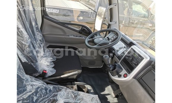 Sayi Imported Mitsubishi Fuso White Babbar mota in Import - Dubai a Ashanti Sayi Imported Mitsubishi Fuso White Babbar mota in Import - Dubai a Ashanti